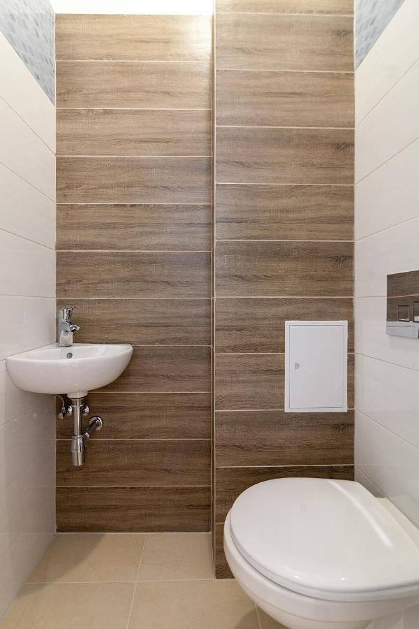 Leogrand Three Bedrooms Vip Apartments On Kniazia Romana 12 Liov Exterior foto